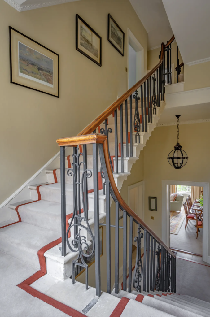 Transform Your Hallways and Entrances with Georgian Design